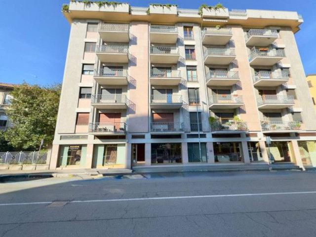 Negozio in vendita a Novara