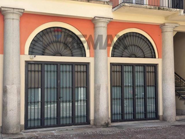 Negozio in vendita a Novara