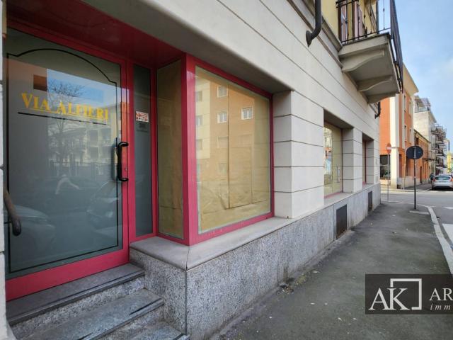 Negozio in vendita a Novara, 4 San Martino
