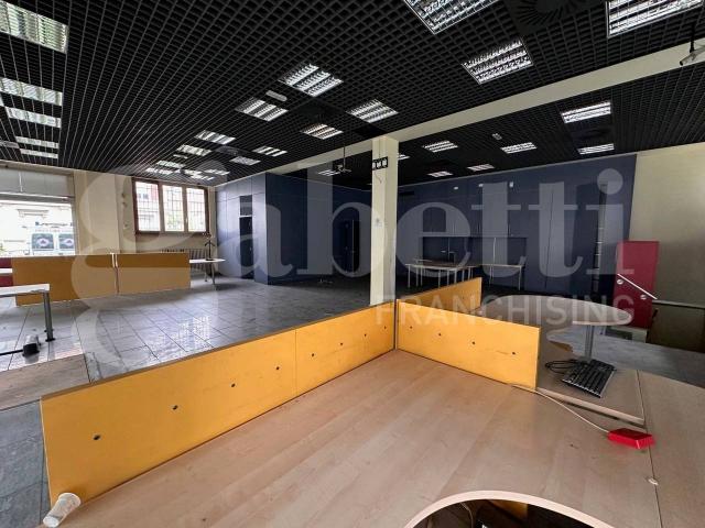 Negozio in vendita a Novate Milanese
