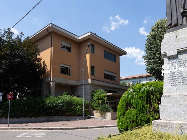 Negozio in vendita a Osnago