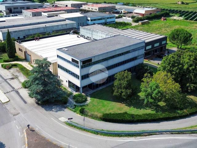 Negozio in vendita a Ostiglia