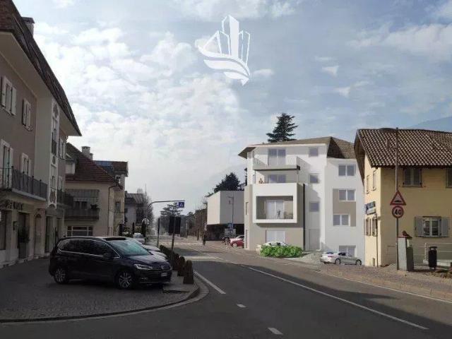 Negozio in vendita a Ora