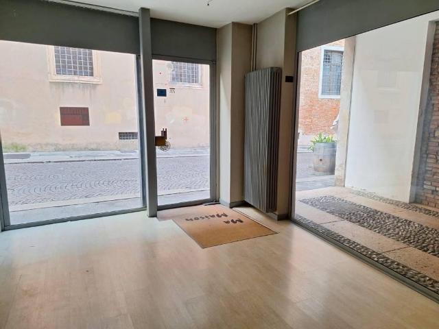 Negozio in vendita a Padova