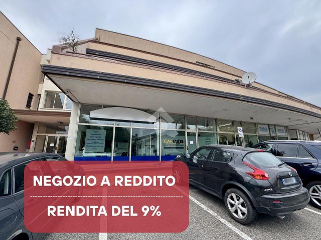 Negozio in vendita a Paese