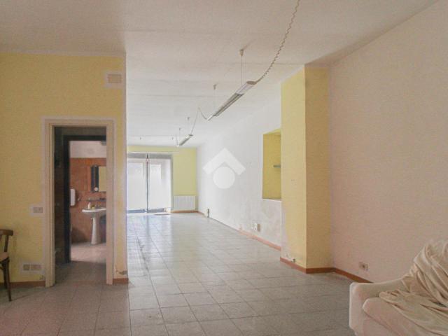 Negozio in vendita a Palazzolo Sull'Oglio