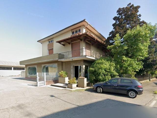 Negozio in vendita a Palazzolo sull'Oglio