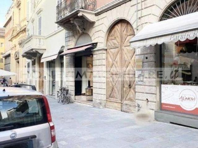 Negozio in vendita a Parma