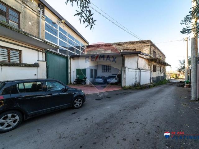 Negozio in vendita a Paterno'