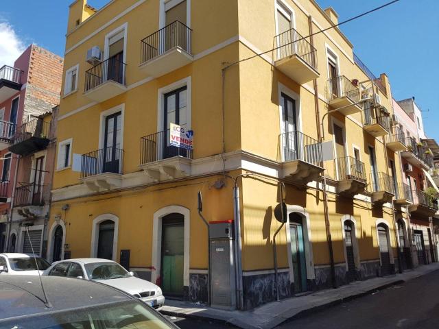 Negozio in vendita a Paterno'