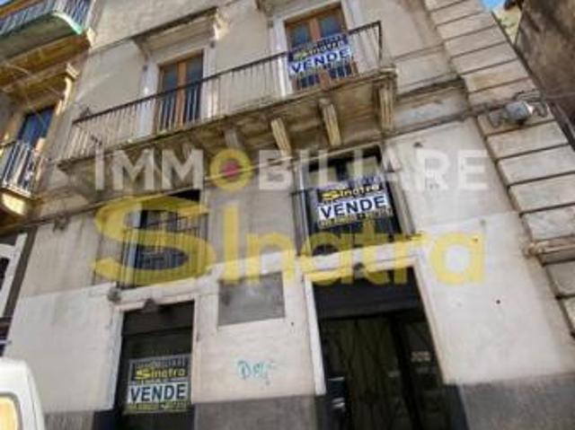 Negozio in vendita a Paterno'