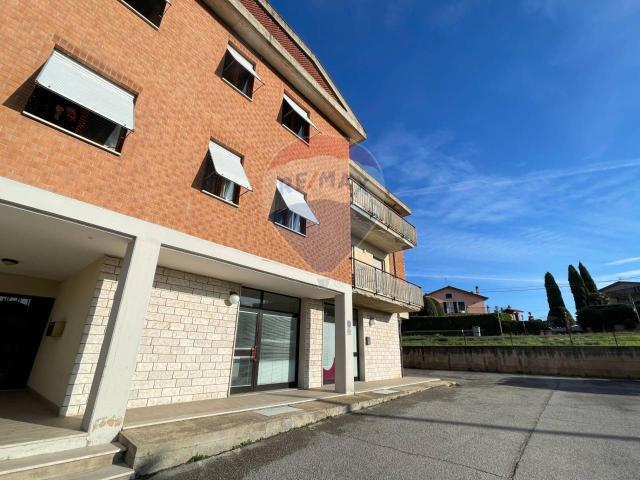 Negozio in vendita a Perugia