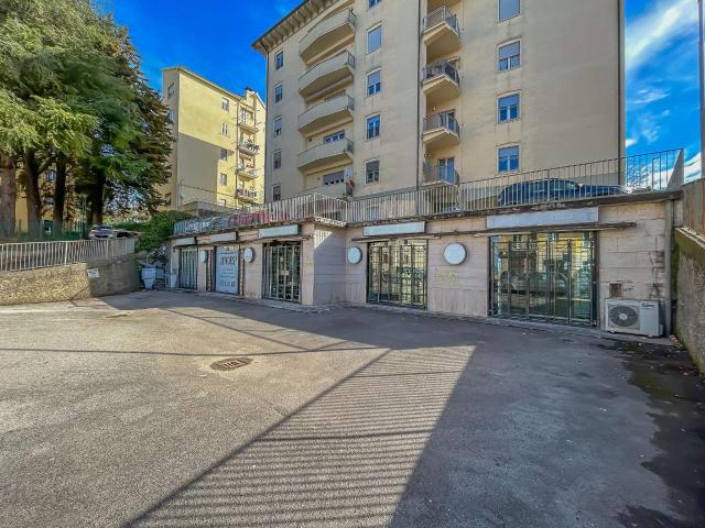 Negozio in vendita a Perugia