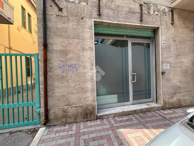 Negozio in vendita a Pescara