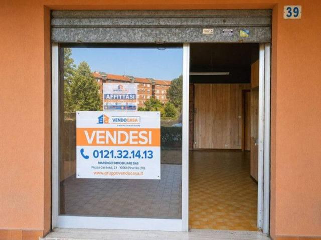 Negozio in vendita a Pinerolo