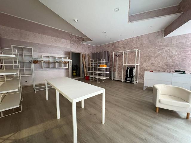 Negozio in vendita a Piacenza