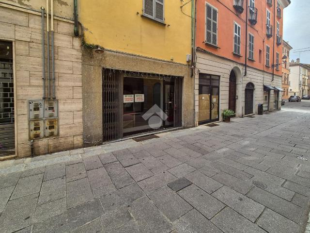 Negozio in vendita a Piacenza