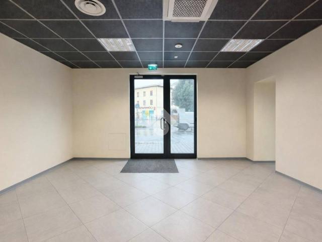 Negozio in vendita a Pisa