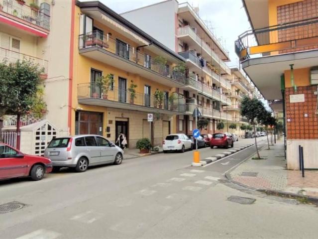 Negozio in vendita a Pomigliano D'Arco