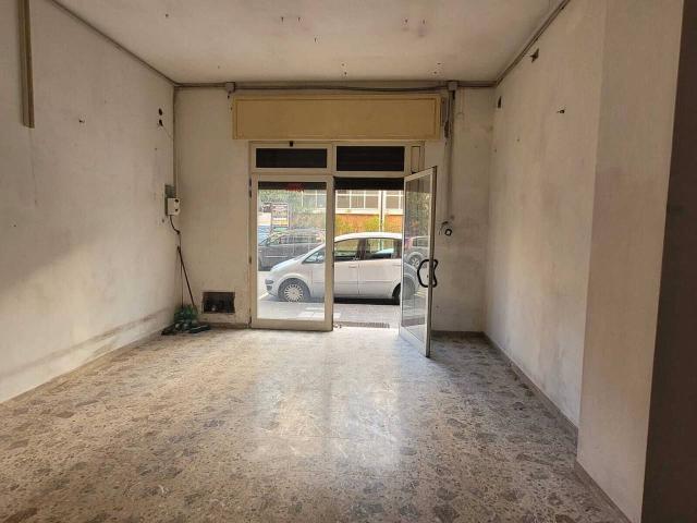 Negozio in vendita a Pontecagnano Faiano