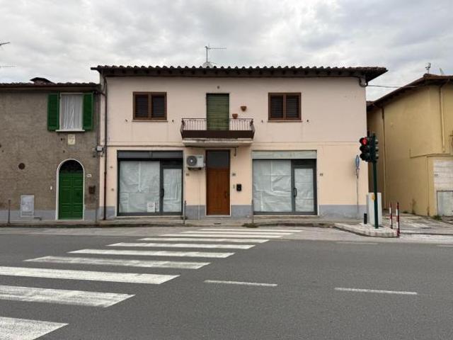 Negozio in vendita a Pontestrada Pietrasanta 22 mq Rif: 1290221