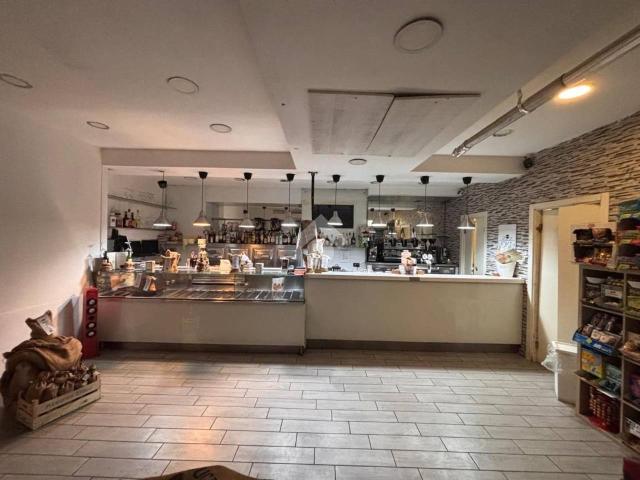 Negozio in vendita a Portici