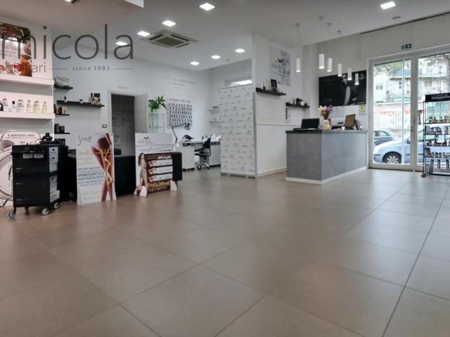 Negozio in vendita a Portici