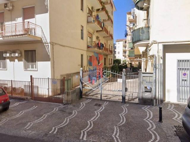 Negozio in vendita a Portici