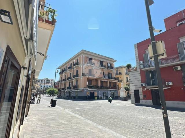 Negozio in vendita a Pozzuoli