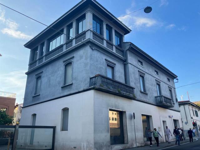 Negozio in vendita a Prato
