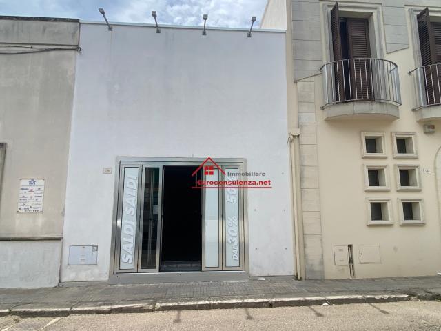 Negozio in vendita a Presicce Acquarica