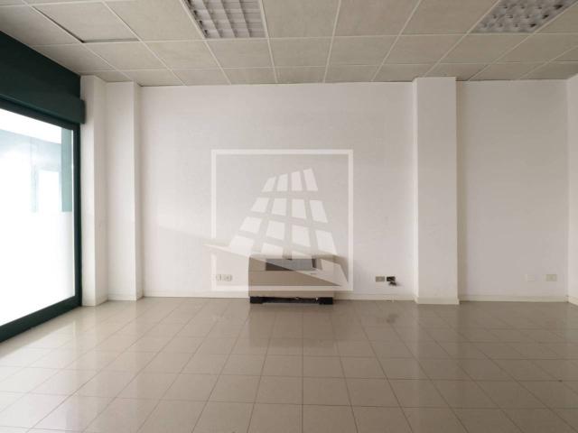 Negozio in vendita a Reggio Emilia