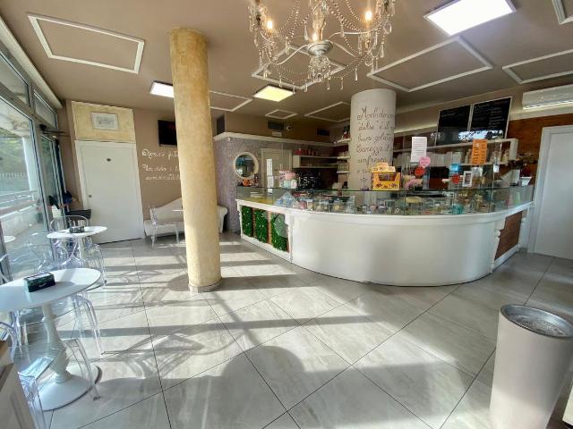 Negozio in vendita a Reggio Emilia