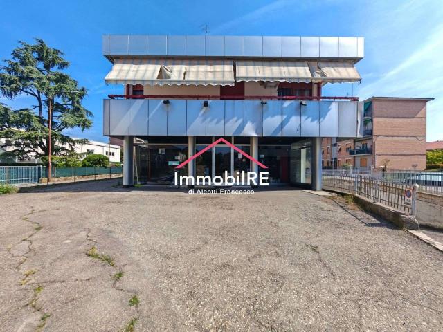 Negozio in vendita a Reggio Emilia