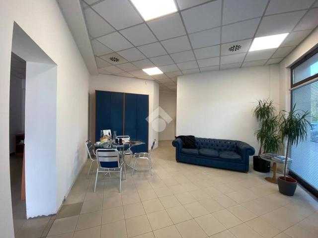 Negozio in vendita a Reggio Emilia