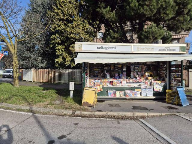 Negozio in vendita a Rho