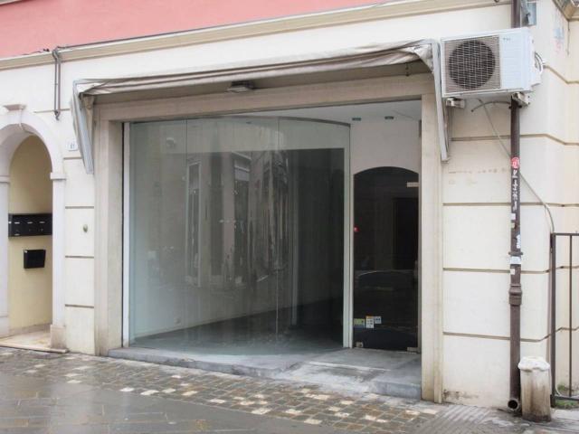 Negozio in vendita a Rimini