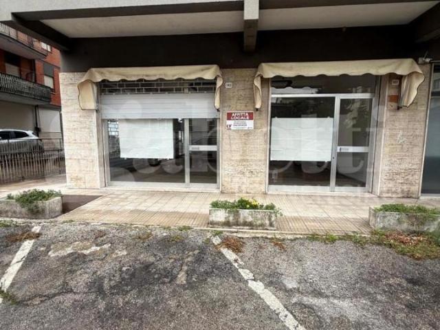 Negozio in vendita a Rieti