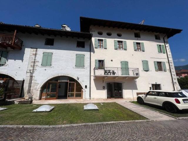 Negozio in vendita a Riva Del Garda