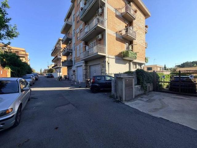 Negozio in vendita a Roma