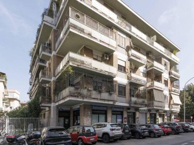 Negozio in vendita a Roma