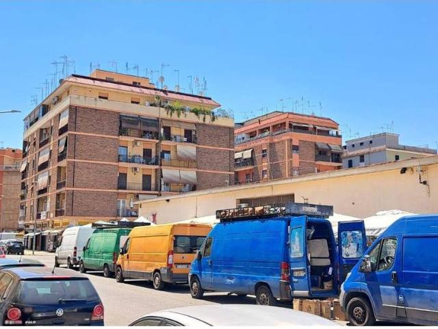 Negozio in vendita a Roma