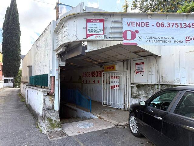 Negozio in vendita a Roma