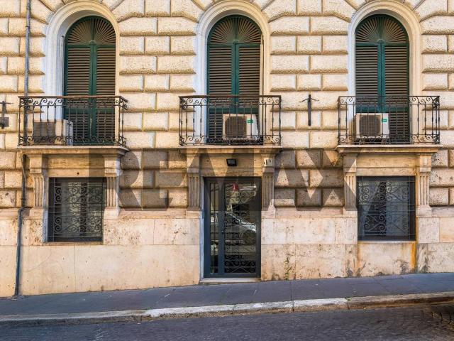 Negozio in vendita a Roma