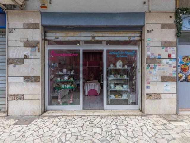 Negozio in vendita a Roma