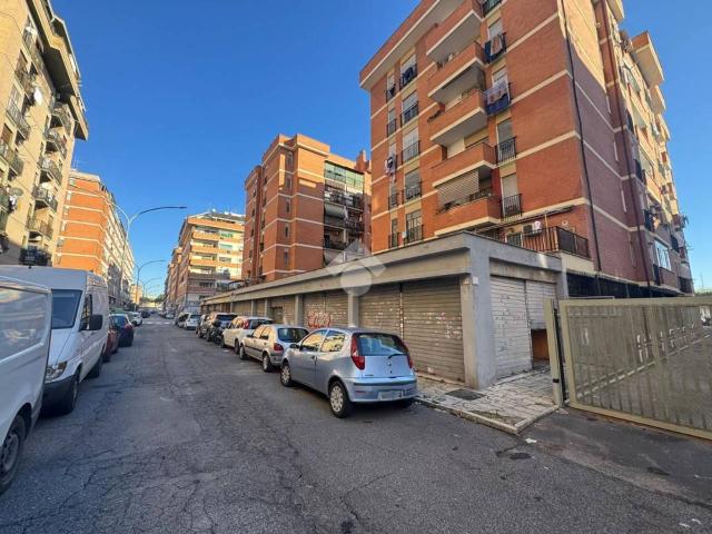 Negozio in vendita a Roma