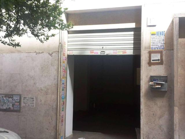 Locale commerciale in vendita a Roma