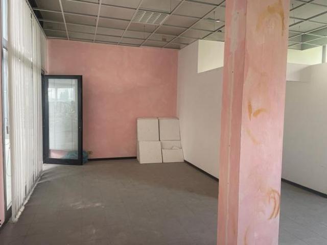 Negozio in vendita a Romagnano Massa 51 mq Rif: 1423302