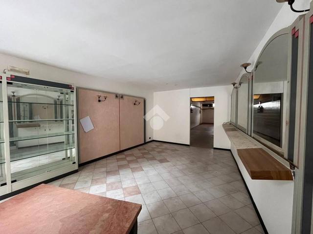 Negozio in vendita a Rovereto