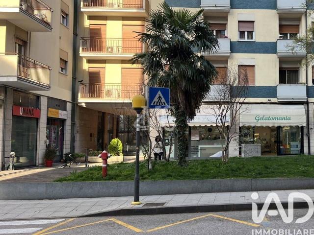 Negozio in vendita a Rovereto